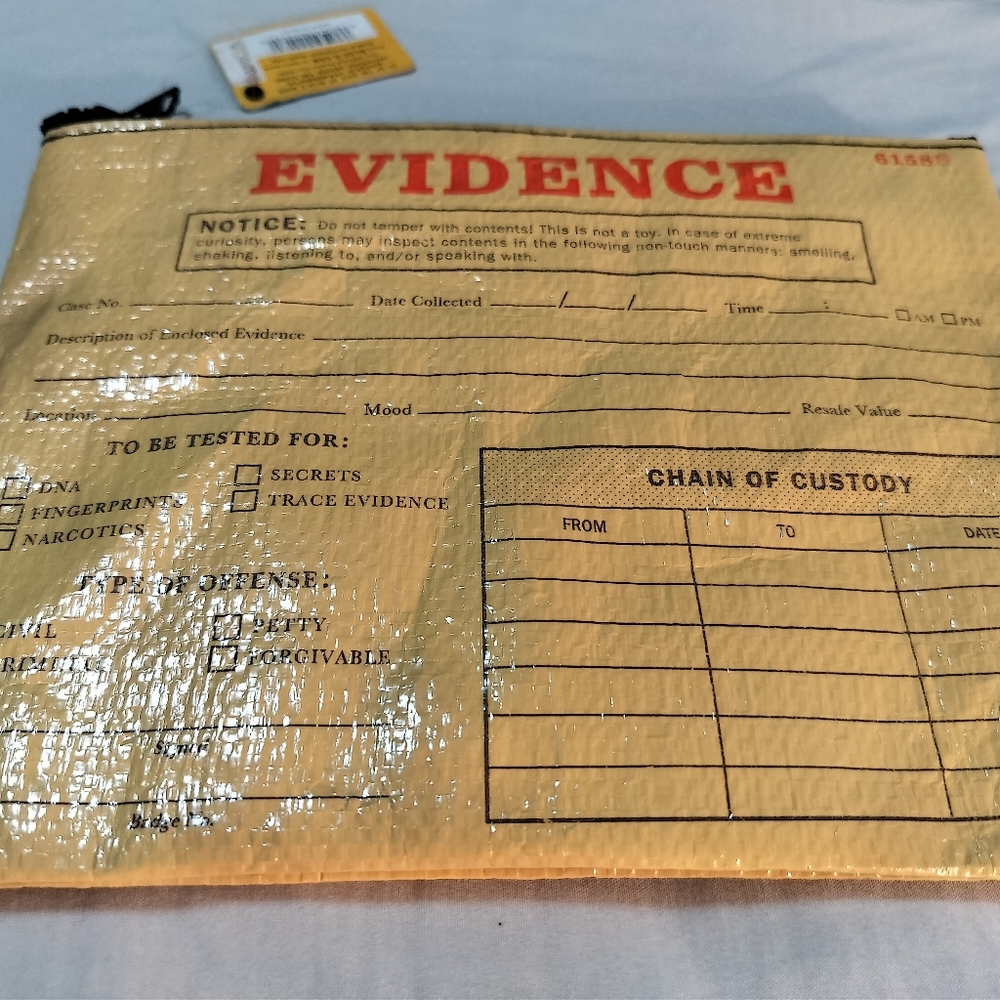 Evidence make-up pouch - Picture 4 of 4